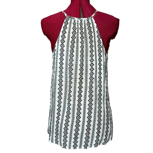 Be Cool flattering embroidered tank vertical stripes front button closure & ties - Picture 3 of 7